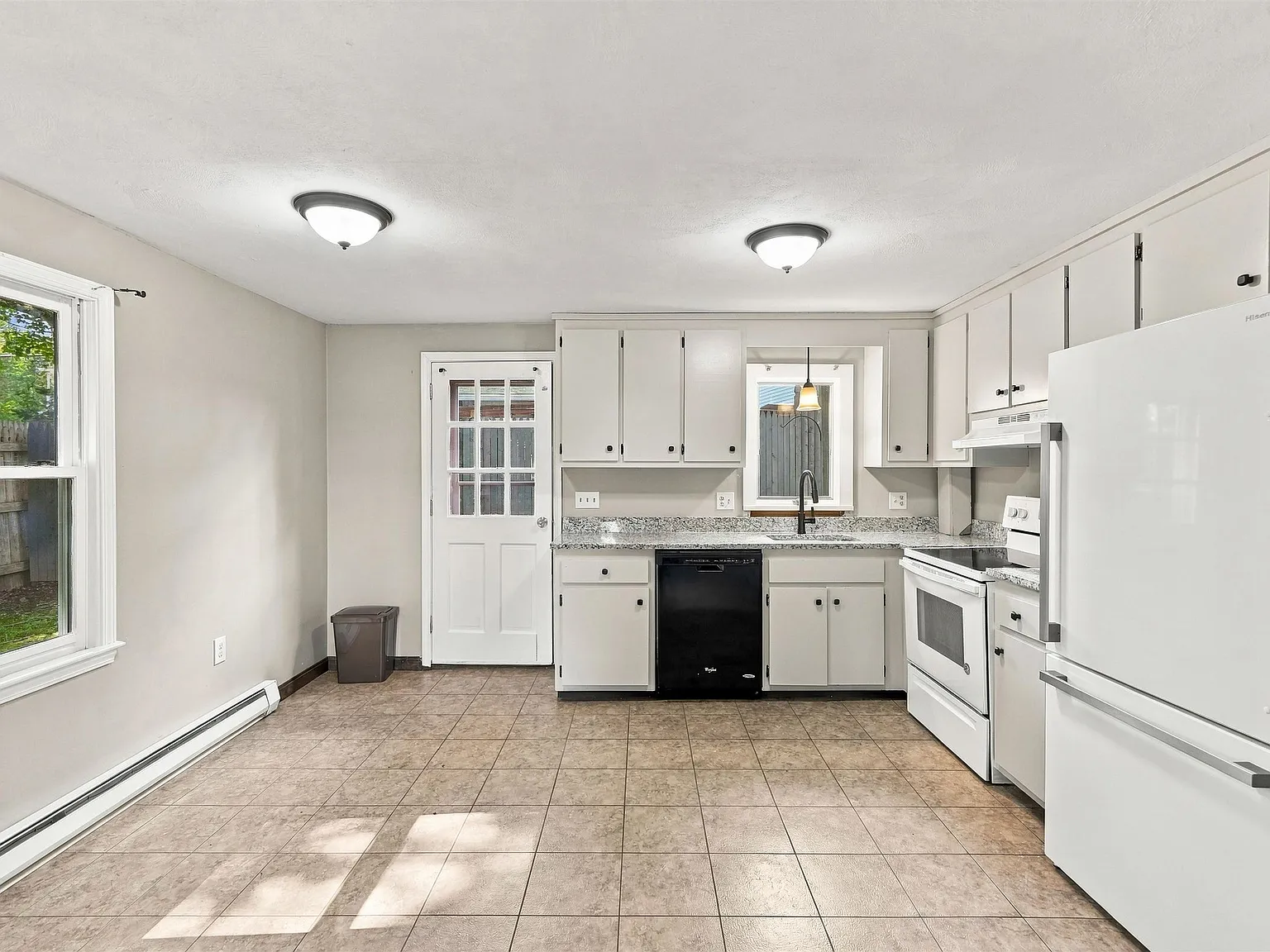 2 bed, 1.0 bath, 816 sqft, $1,995 — Photo 4