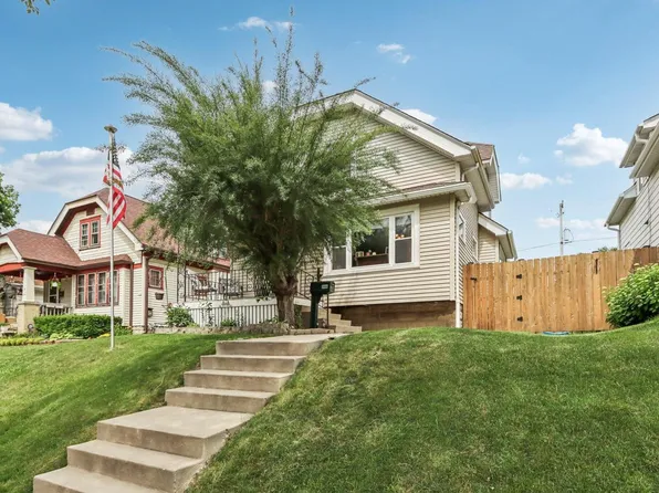 1466 South 90th STREET, West Allis, WI 53214