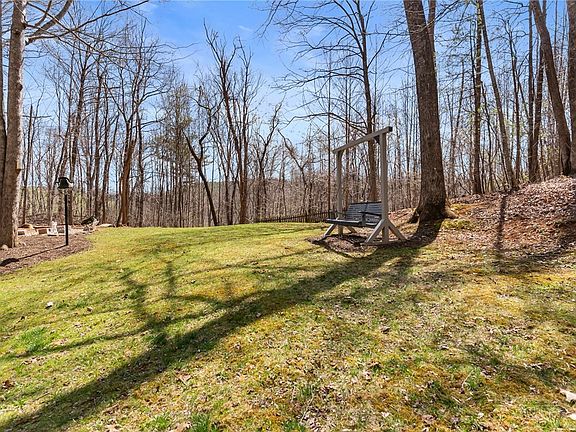 4th image of 271 Quail Hollow Road