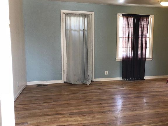 Living room - door to backyard/patio
