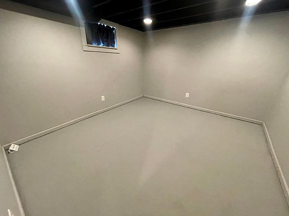 5th image of 2239 Huntington Ave