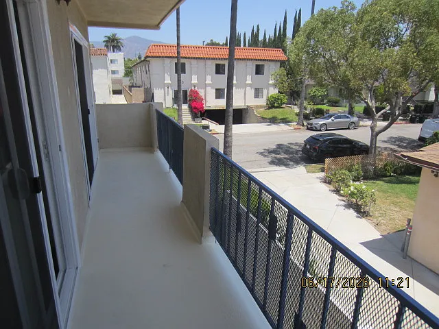 346 W Lomita Ave — Photo 6