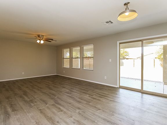 4th image of 1108 E Leslie Cir
