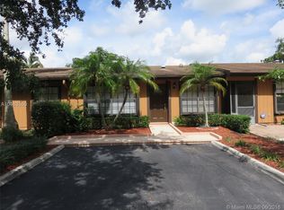 2360 Pecan Ct, Pembroke Pines, FL 33026