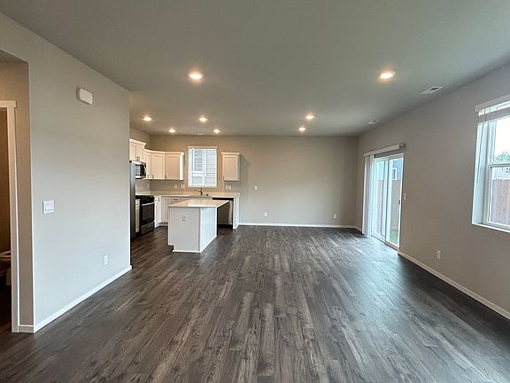 5th image of 1361 SW Pendleton Way