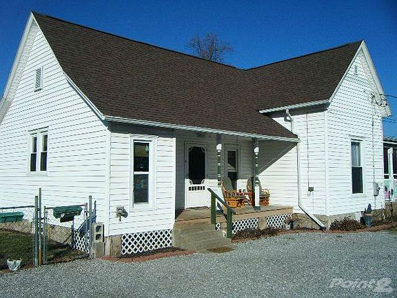 OVER 1400' of LIVING AREA!