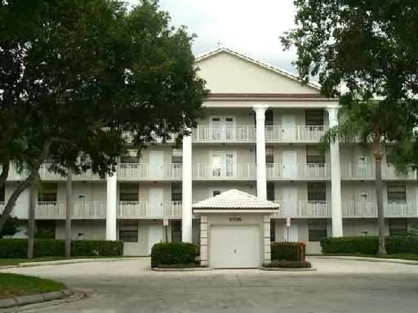 3635 Whitehall Drive #305, West Palm Beach, FL 33401