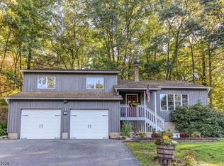 18 Starlite Hill Rd, Columbia, NJ 07832