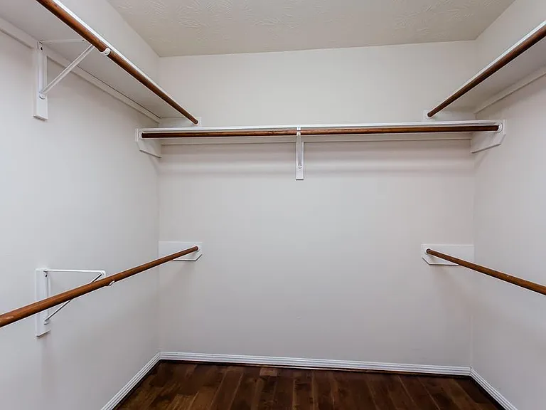 11 Fair Light Ct — Photo 24