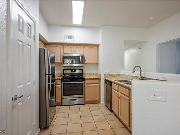 4th image of 3400 Cabana Dr Unit 1094