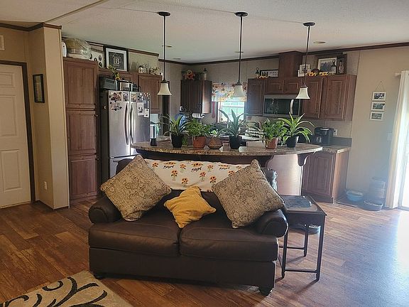 3rd image of 143 County Road 3053