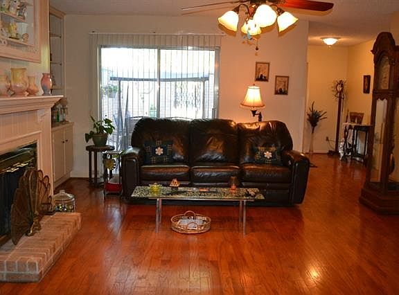 2nd image of 2730 Barrow St