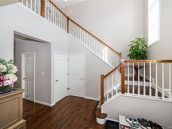4th image of 138 Friendship Ct