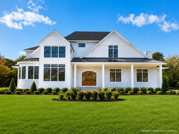 https://photos.zillowstatic.com/fp/d807e24d16e74f636968008ffb86b5b5-p_e.webp