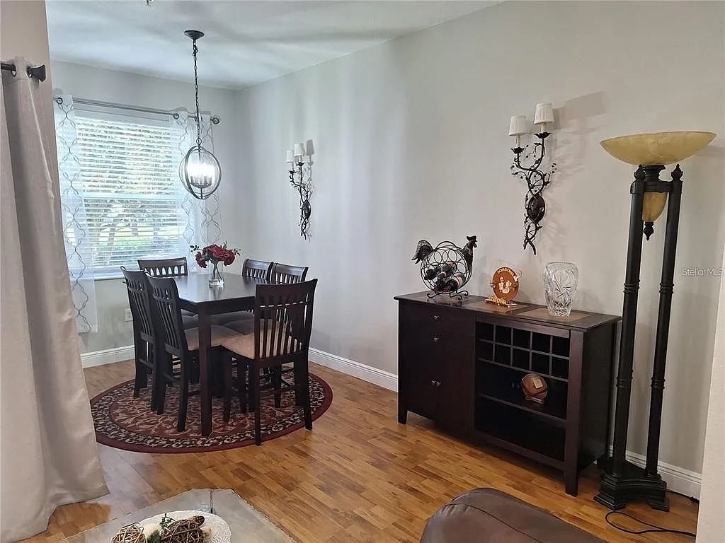 3 bed, 2.5 bath, 1954 sqft, $4,500 — Photo 3