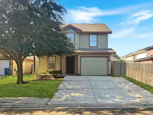 17402 College Port Dr, Laredo, TX 78045