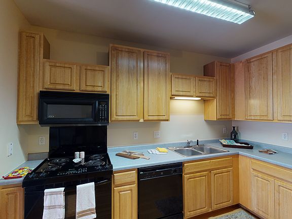 3rd image of 601 Main St SE #9095744