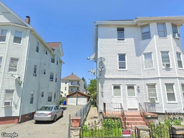 15 Palm St, Pawtucket, RI 02860