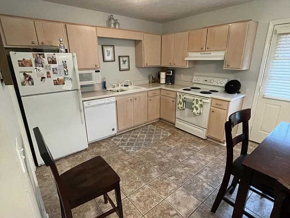 5th image of 108 Starr Ave APT 98