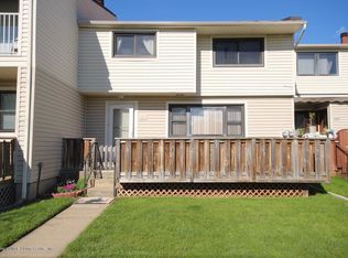 447-1 Willow Rd E, Staten Island, NY 10314