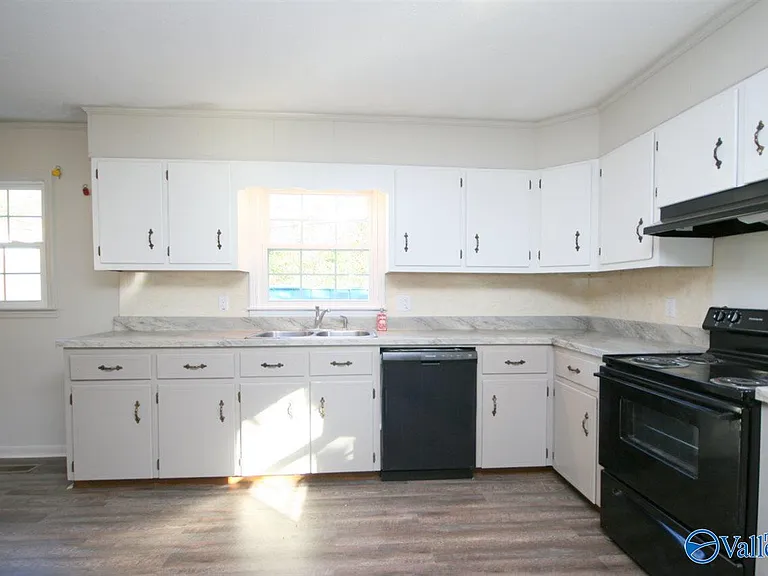 8848 Sims Rd — Photo 6