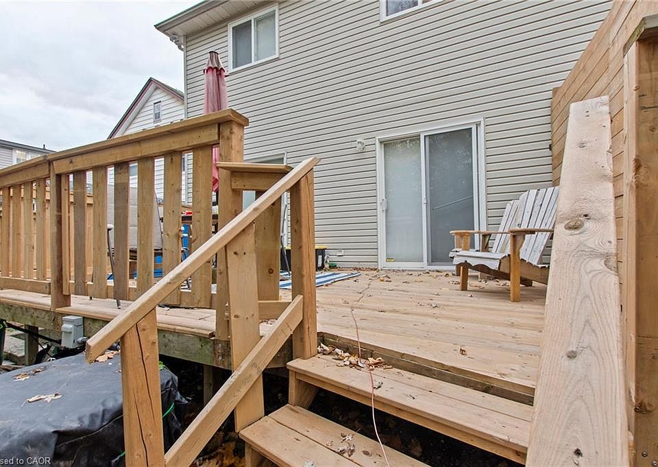 2nd image of 158 York St