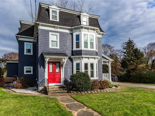 357 N Main St, North Smithfield, RI 02896