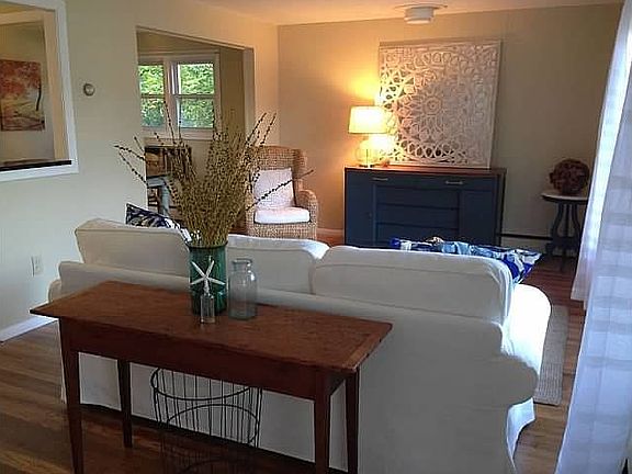2nd image of 6 Larry Ln