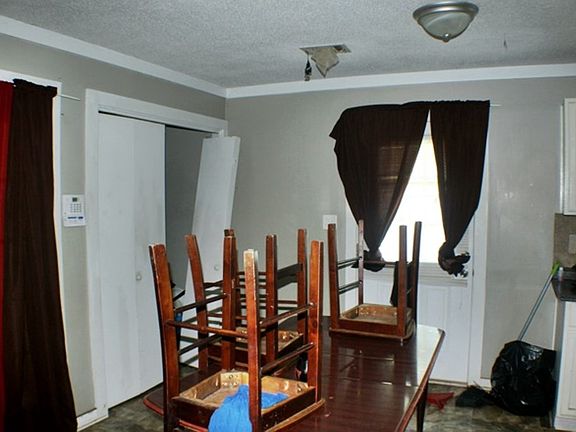 2nd image of 1785 Jeffersonville Rd