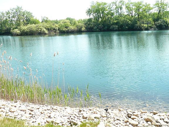 2nd image of 1920 N Lincoln Lake Dr