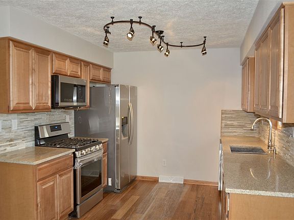 5th image of 2734 Bluffside Dr