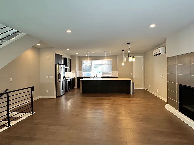 163rd Ter NE — Photo 5