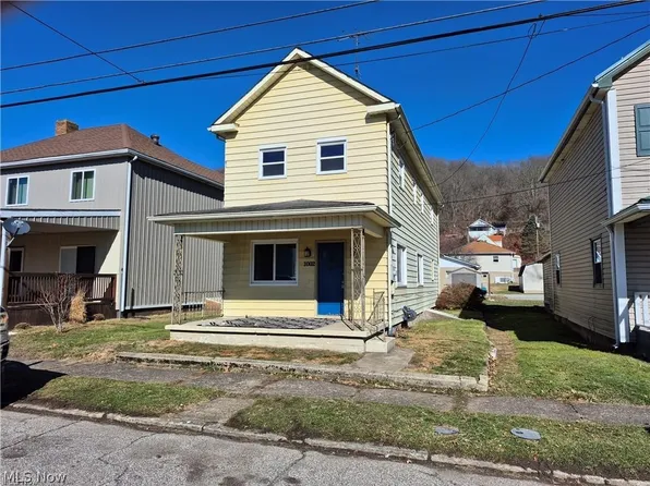 1002 2nd Ave, New Cumberland, WV 26047