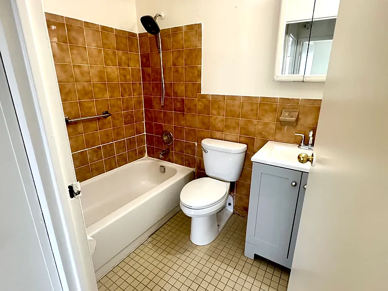 87-10 Grand Ave #3B — Photo 5