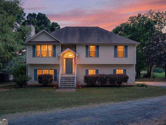 3rd image of 511 McIntosh Rd