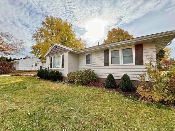 3399 W Stephenson Street Rd, Freeport, IL 61032