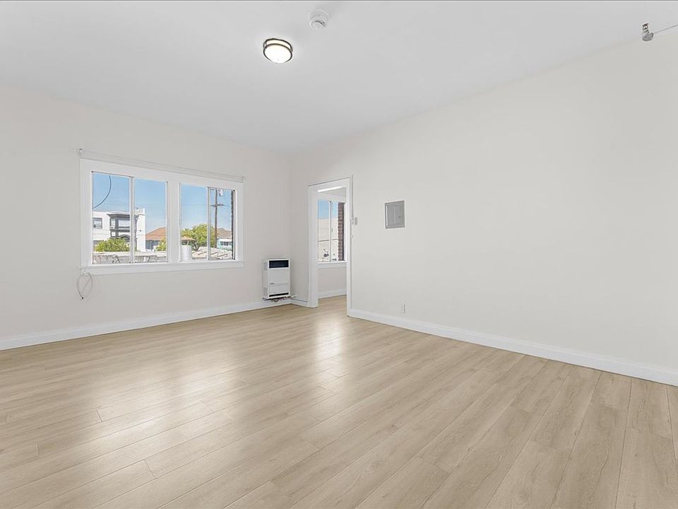 1st image of 1475 W Adams Blvd #205
