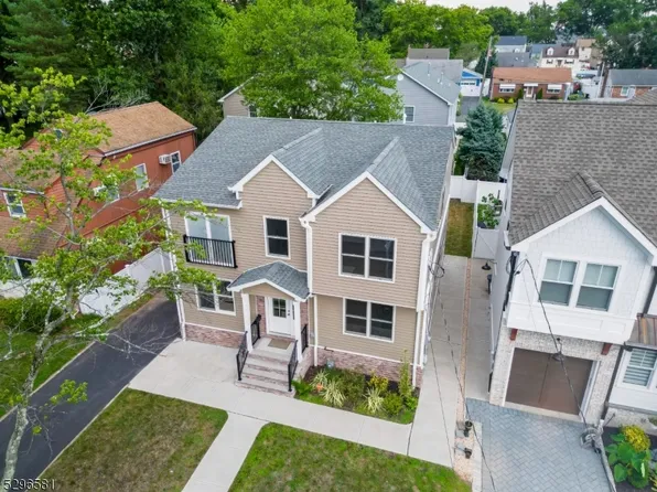 49 N 10Th St, Kenilworth Boro, NJ 07033