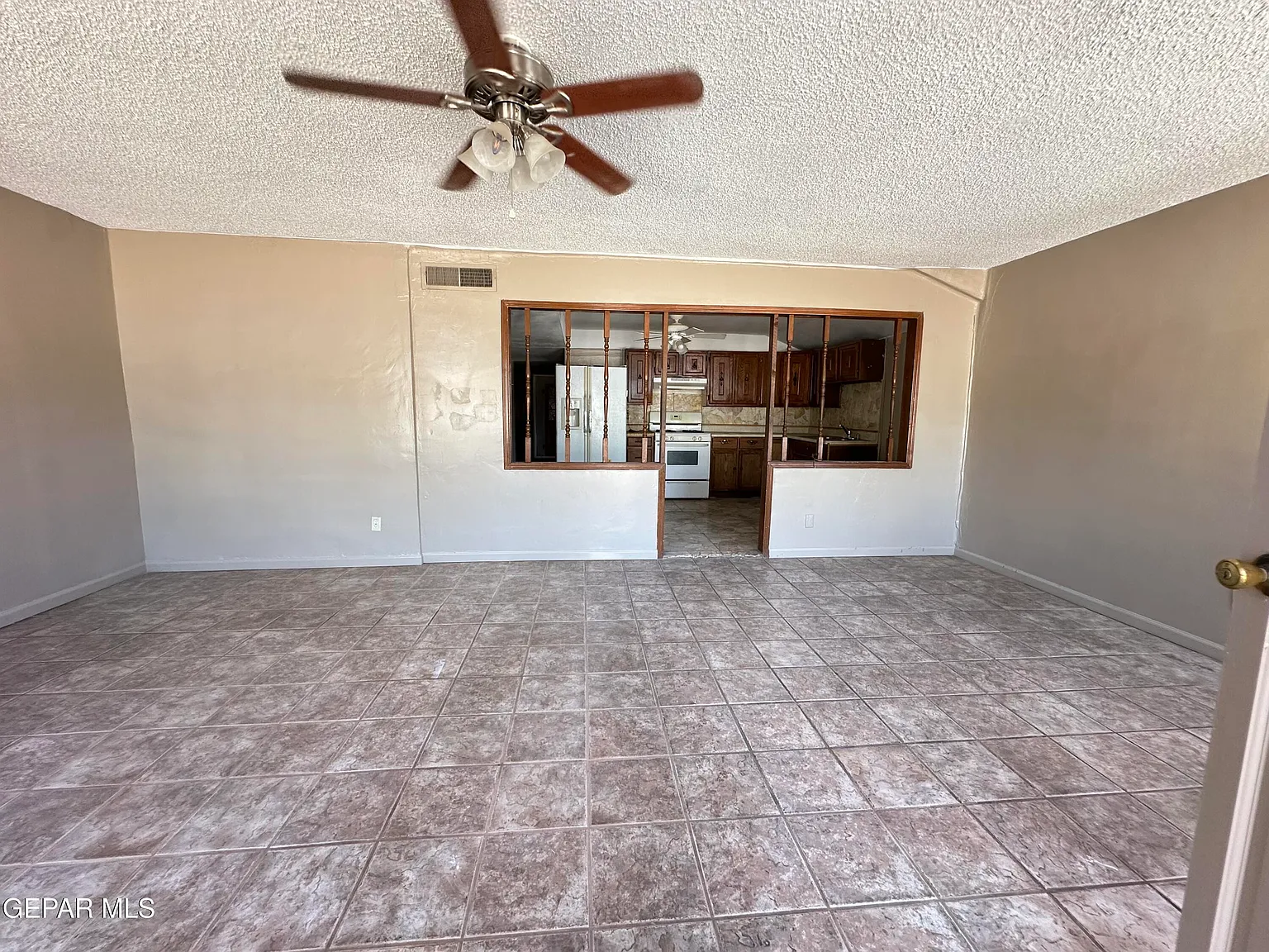 4 bed, 2.0 bath, 1470 sqft, $1,475 — Photo 2