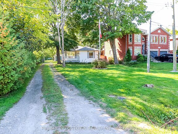 3rd image of 673 Roberts Rd