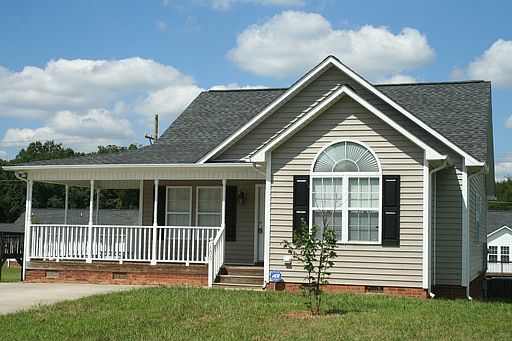 1st image of 809 Jennings Berry Dr