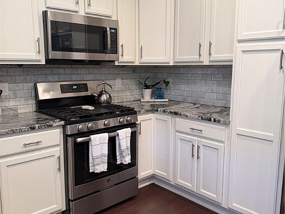 3rd image of 5405 Libbie Mill West Blvd