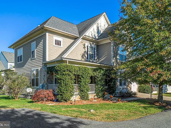 3rd image of 1305 Wright Ct