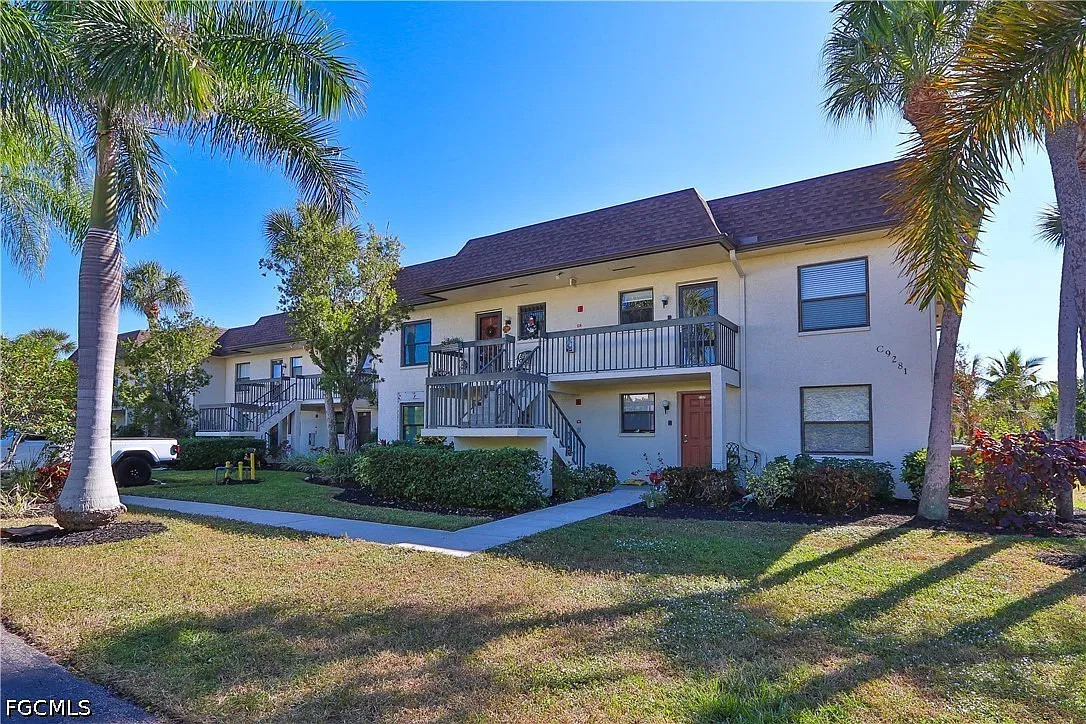 2 bed, 2.0 bath, 808 sqft, $1,595 — Photo 2