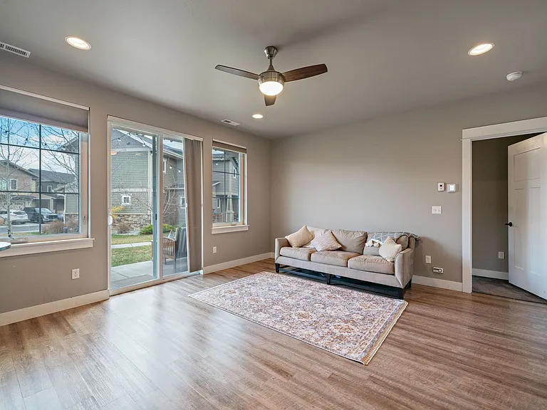 3083 Lori Ln — Photo 6