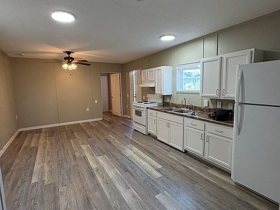 3rd image of 636 Olive St #E