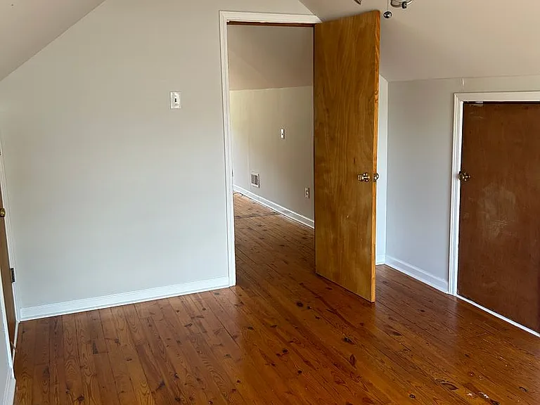 636 Cardinal Ln — Photo 25