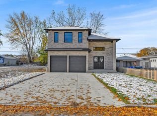 1663 Betts Ave, Windsor, ON N9B 3L2