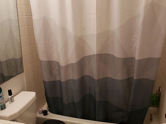 5th image of 19 S Bank St APT 404