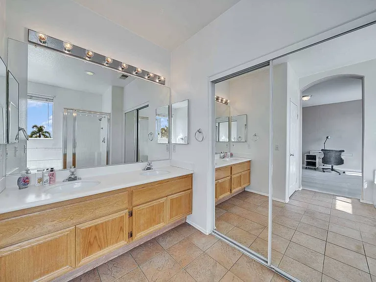 21585 Del Amo St — Photo 29